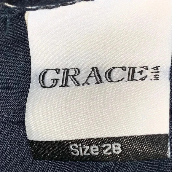 Grace in LA  Denim Shorts Aztec Tribal Embroidered Rhinestones Sz 28 ( 6 ) NWOT - Picture 6 of 9